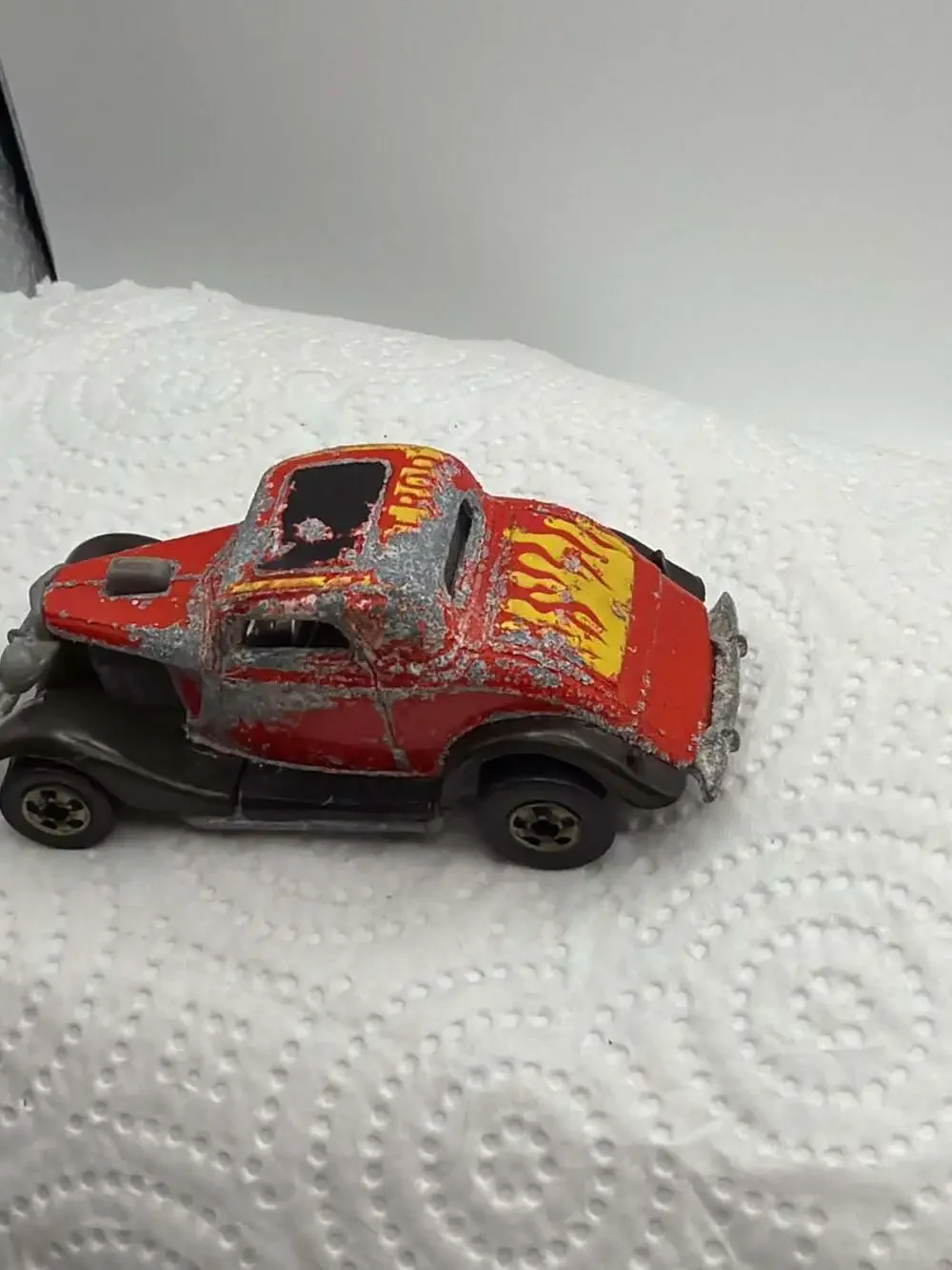Hot Wheels chipping hot window